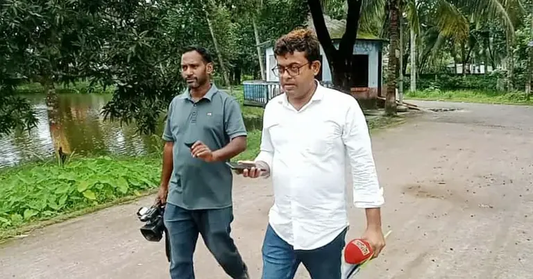 সময় টিভির রিপোর্টার ও ক্যামেরাম্যান